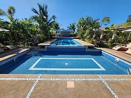 Marand Beach Resort