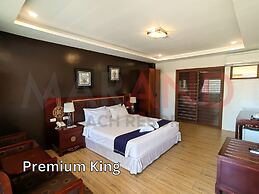 Marand Beach Resort