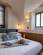 Villa Albi - Machne Yehuda Hotel