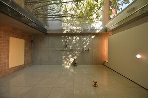 Jingcui Huanyi Hotel