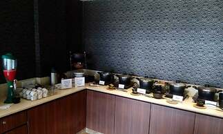 Hotel Seven Sky