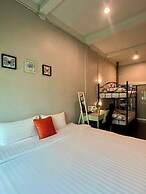 Lemon Siam Hostel Free Breakfast
