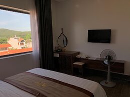 Win Win Hotel