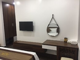 Win Win Hotel
