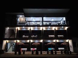 Strangers Inn & Bar