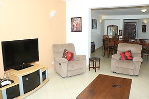 Wild Flower Apartment