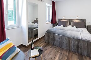Apinelo Port Rooms