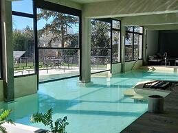Los Robles Apart Hotel