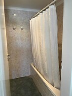 Los Robles Apart Hotel