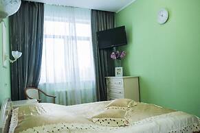 Oktyabrskaya Hotel