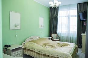 Oktyabrskaya Hotel