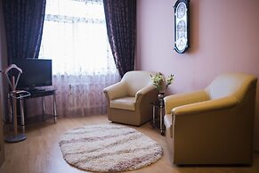 Oktyabrskaya Hotel