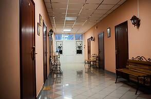 Oktyabrskaya Hotel