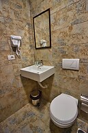 4 Rooms Hotel