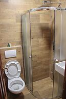 4 Rooms Hotel