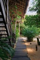 Amor Rooms