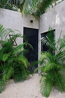 Amor Rooms