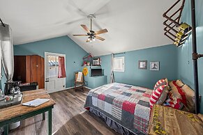 Full Moon Inn B&B