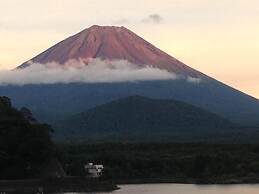 Shoji Lake Hotel