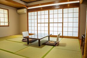 Shoji Lake Hotel
