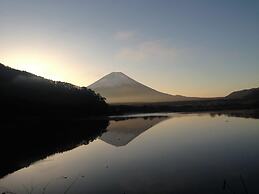 Shoji Lake Hotel