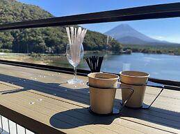 Shoji Lake Hotel
