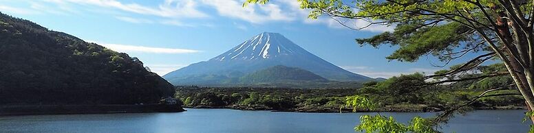 Shoji Lake Hotel