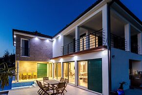 Royal Villa