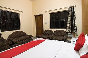 OYO 42790 Mukund Resort