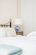 Charming Grand One bedroom