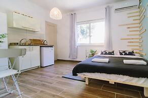 Beta Studios ApartHotel