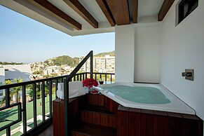 Pinnacle Resorts 179 - Adults Only