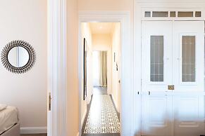 halu! Stylish & Bright Centre Home