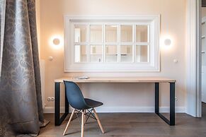 halu! Stylish & Bright Centre Home