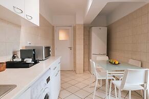 Unirii Center Apartments by Olala Homes