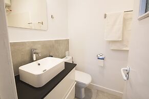 Unirii Center Apartments by Olala Homes