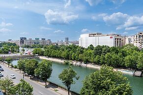 Unirii Center Apartments by Olala Homes
