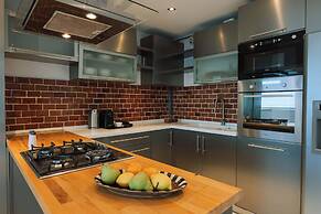 Unirii Center Apartments by Olala Homes