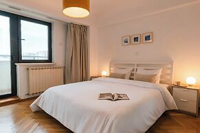 Unirii Center Apartments by Olala Homes