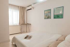 Unirii Center Apartments by Olala Homes