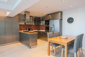 Unirii Center Apartments by Olala Homes