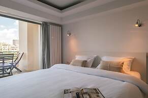 Unirii Center Apartments by Olala Homes