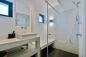 Unirii Center Apartments by Olala Homes