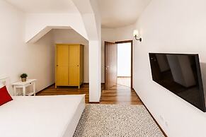Forest Apartment by Olala Homes
