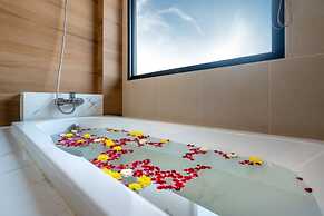 The Thames Pool Access Resort SHA+