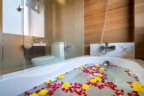The Thames Pool Access Resort SHA+