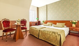 Lesna Perla - Restaurant and Hotel