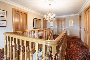 Drum Manor