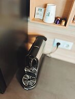 F Hotel 24h Check-In