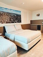 F Hotel 24h Check-In